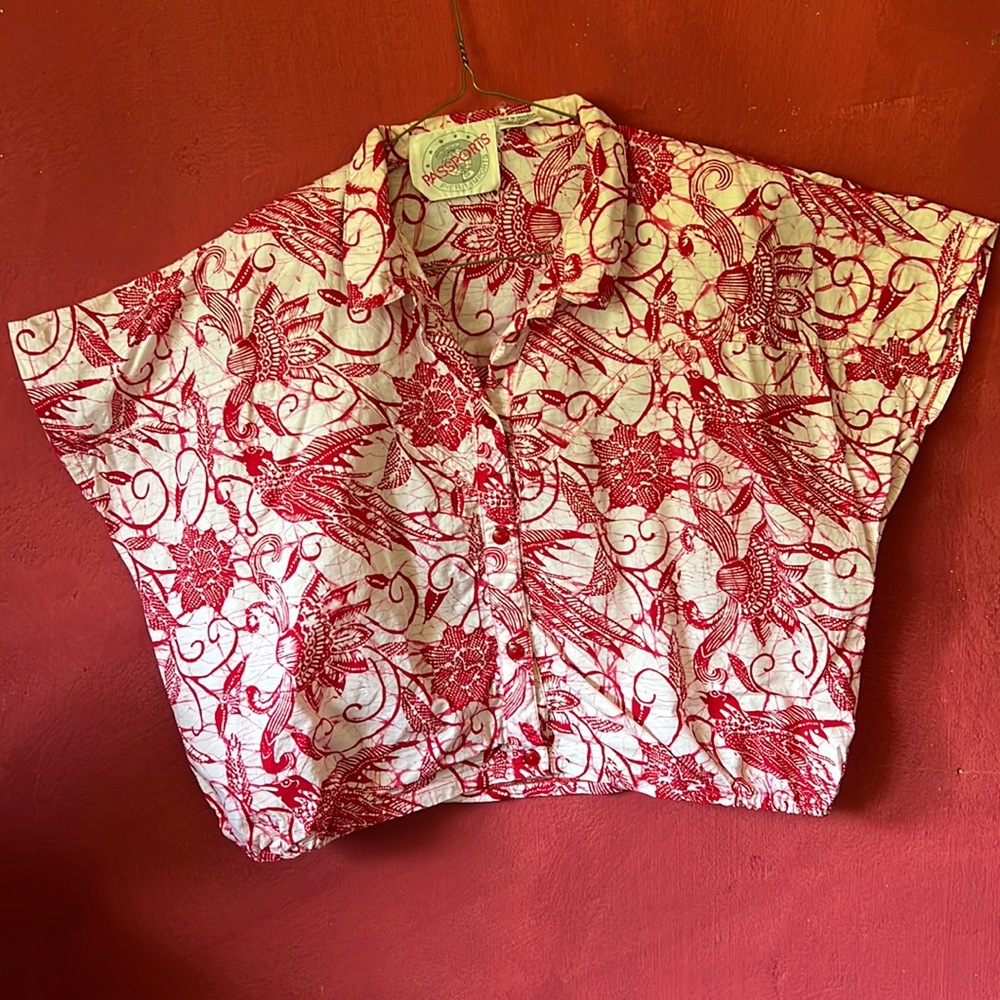 Ladies large cotton cropped shirt. Vintage 1980’s with shoulder pads